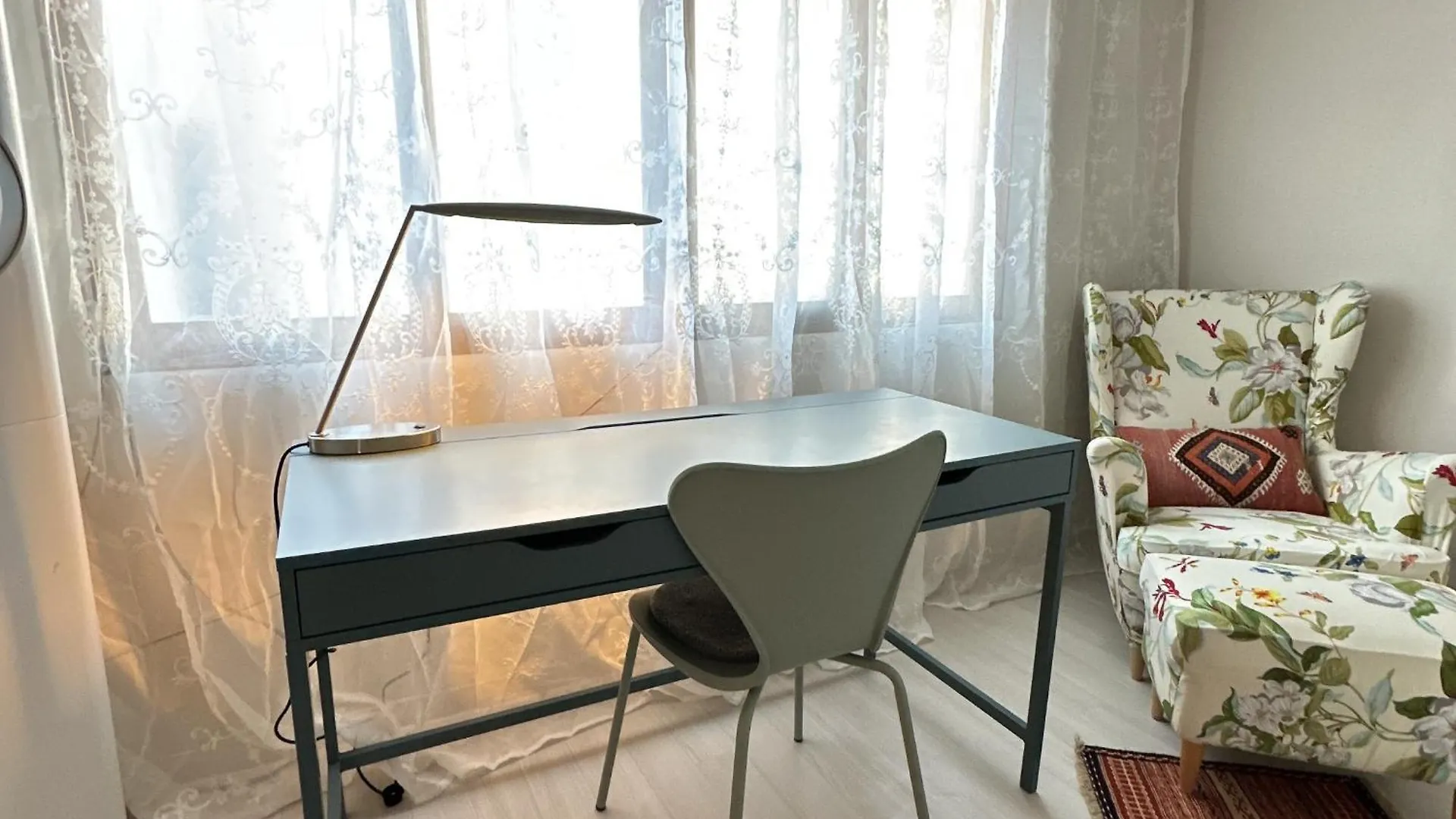Sparrow House سيول بيت ضيافة